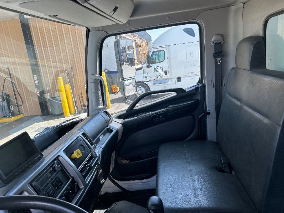 Medium Duty Box Truck-Light and Medium Duty Trucks-Hino-2019-268-Fontana-CA-210,985\n\t\tmiles-$ 46,000 - Image 16