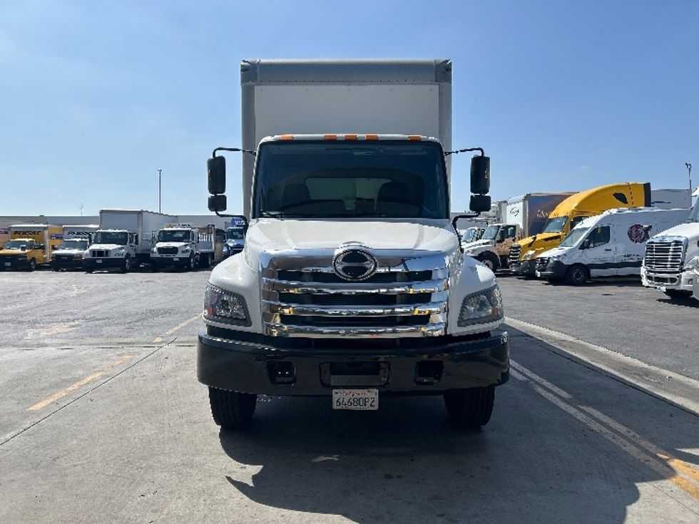 Medium Duty Box Truck-Light and Medium Duty Trucks-Hino-2019-268-Fontana-CA-210,985\n\t\tmiles-$ 46,000 - Image 2