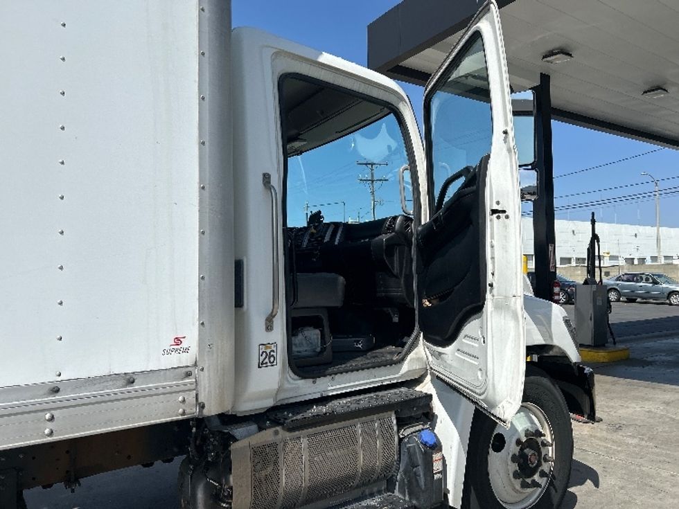 Medium Duty Box Truck-Light and Medium Duty Trucks-Hino-2019-268-Fontana-CA-210,985\n\t\tmiles-$ 46,000 - Image 20