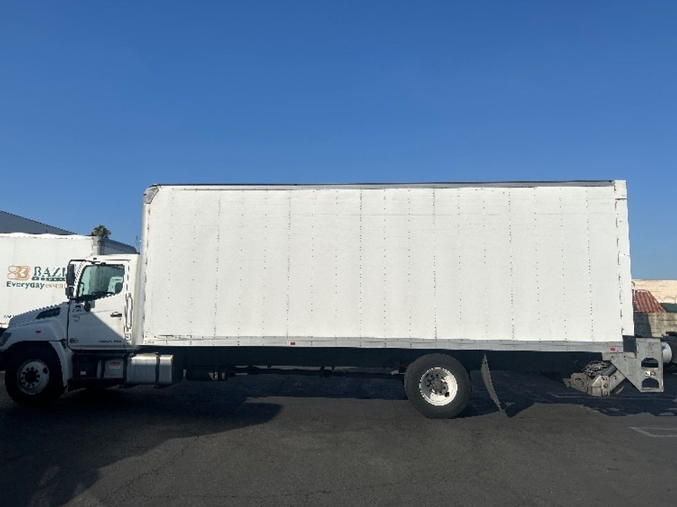 Medium Duty Box Truck-Light and Medium Duty Trucks-Hino-2019-268-Fontana-CA-210,985\n\t\tmiles-$ 46,000 - Image 4