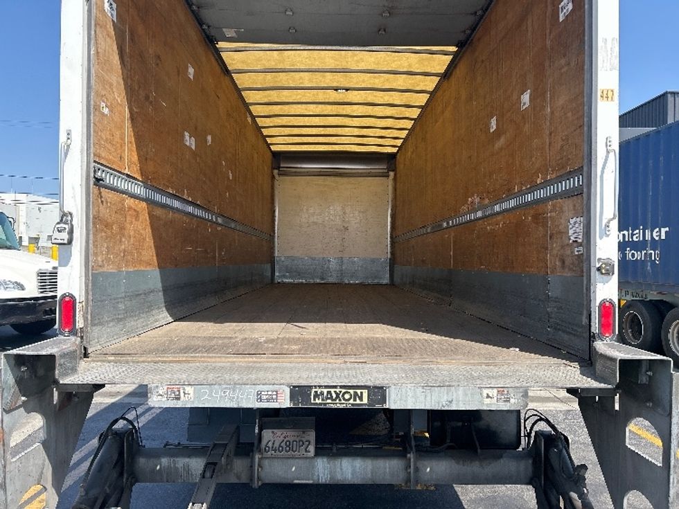 Medium Duty Box Truck-Light and Medium Duty Trucks-Hino-2019-268-Fontana-CA-210,985\n\t\tmiles-$ 46,000 - Image 9