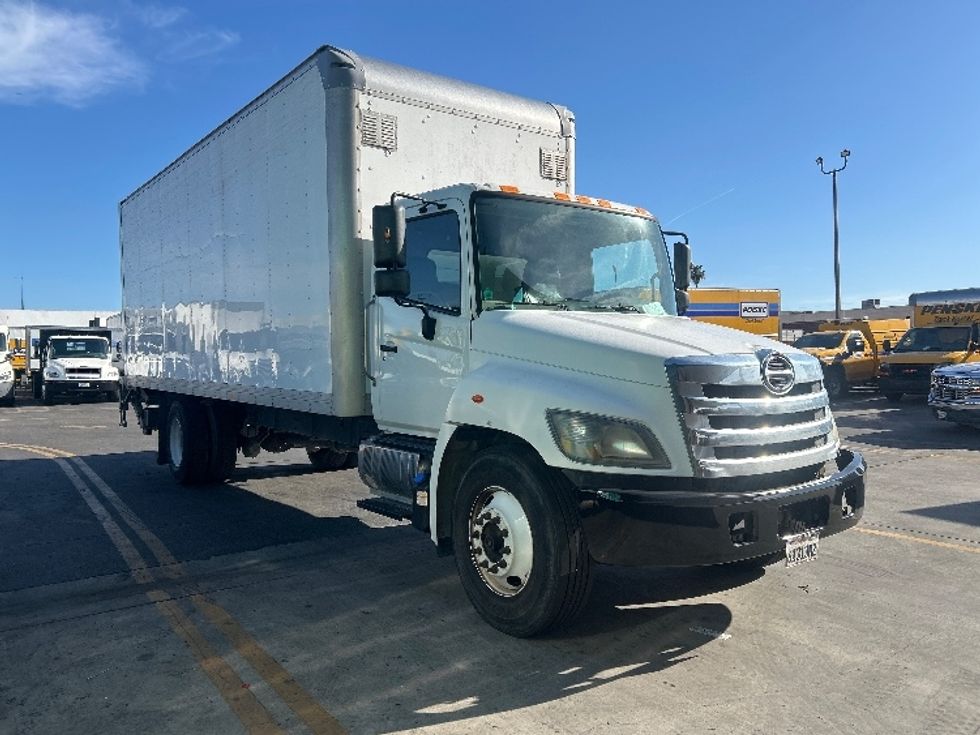 Medium Duty Box Truck-Light and Medium Duty Trucks-Hino-2019-268-Fontana-CA-211,970\n\t\tmiles-$ 44,500 - Image 1