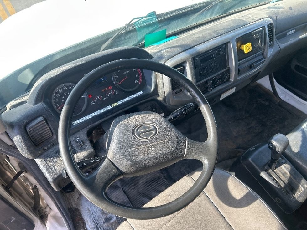 Medium Duty Box Truck-Light and Medium Duty Trucks-Hino-2019-268-Fontana-CA-211,970\n\t\tmiles-$ 44,500 - Image 17