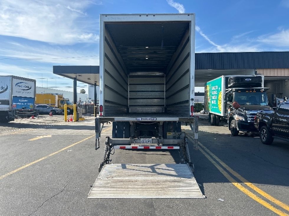 Medium Duty Box Truck-Light and Medium Duty Trucks-Hino-2019-268-Fontana-CA-211,970\n\t\tmiles-$ 44,500 - Image 9