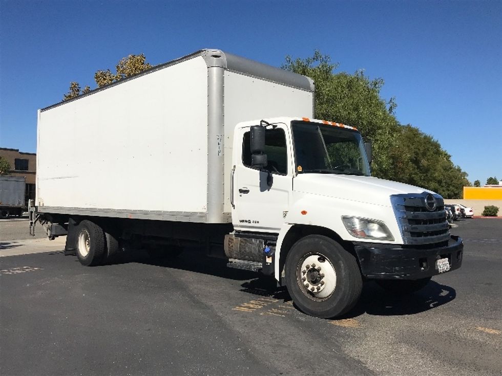 Medium Duty Box Truck-Light and Medium Duty Trucks-Hino-2019-268-Fontana-CA-225,057\n\t\tmiles-$ 44,250 - Image 1
