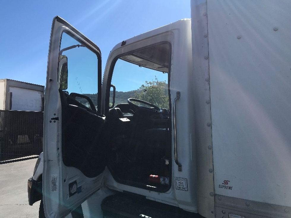 Medium Duty Box Truck-Light and Medium Duty Trucks-Hino-2019-268-Fontana-CA-225,057\n\t\tmiles-$ 44,250 - Image 16