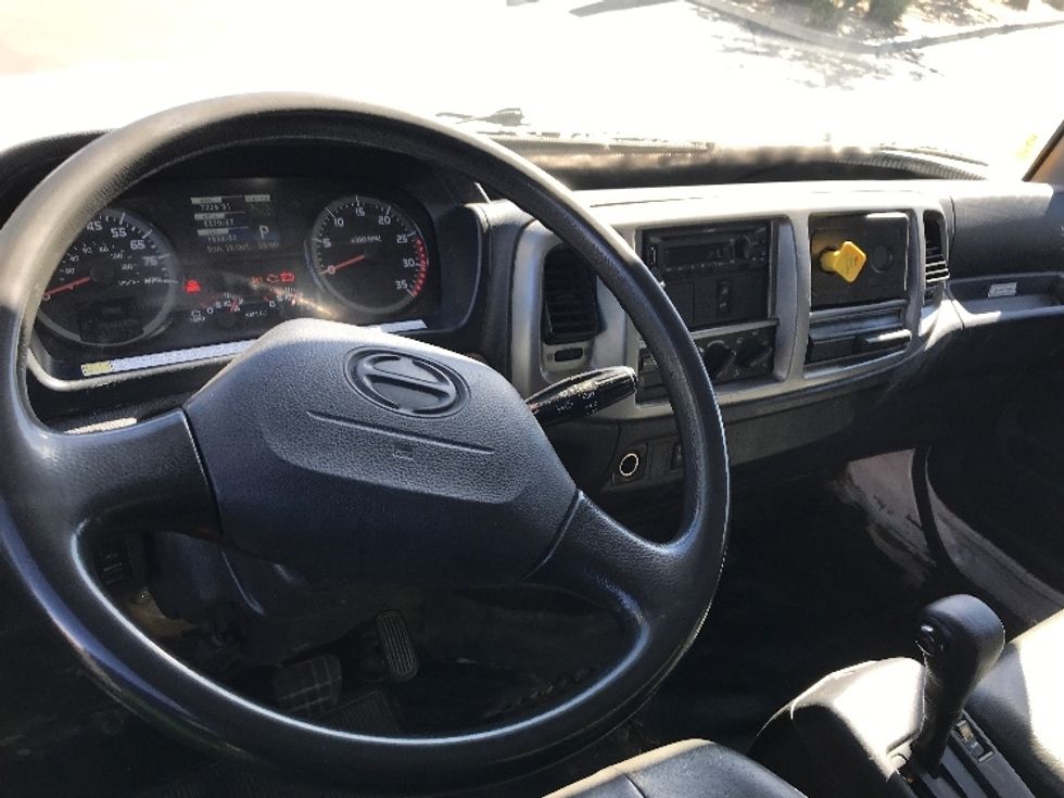 Medium Duty Box Truck-Light and Medium Duty Trucks-Hino-2019-268-Fontana-CA-225,057\n\t\tmiles-$ 44,250 - Image 17