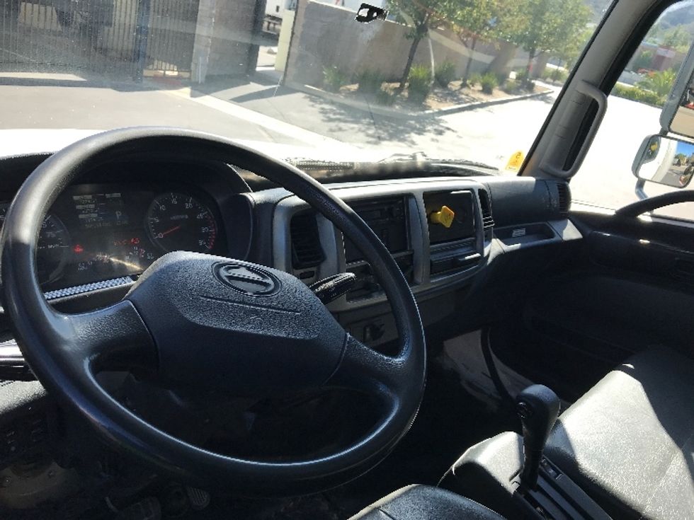 Medium Duty Box Truck-Light and Medium Duty Trucks-Hino-2019-268-Fontana-CA-225,057\n\t\tmiles-$ 44,250 - Image 18