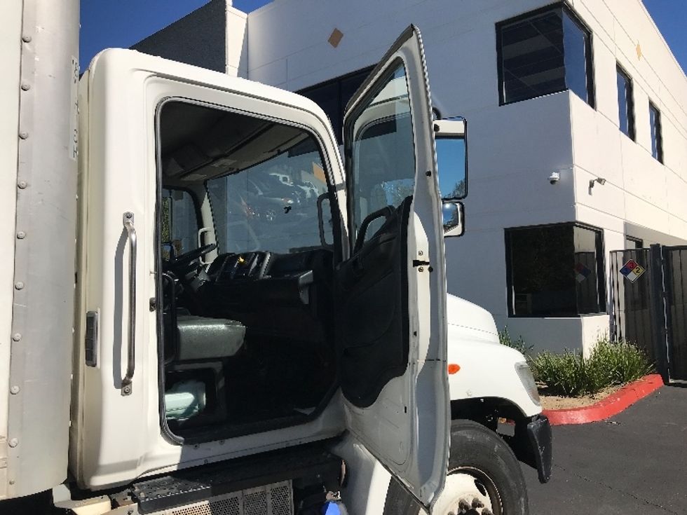 Medium Duty Box Truck-Light and Medium Duty Trucks-Hino-2019-268-Fontana-CA-225,057\n\t\tmiles-$ 44,250 - Image 20
