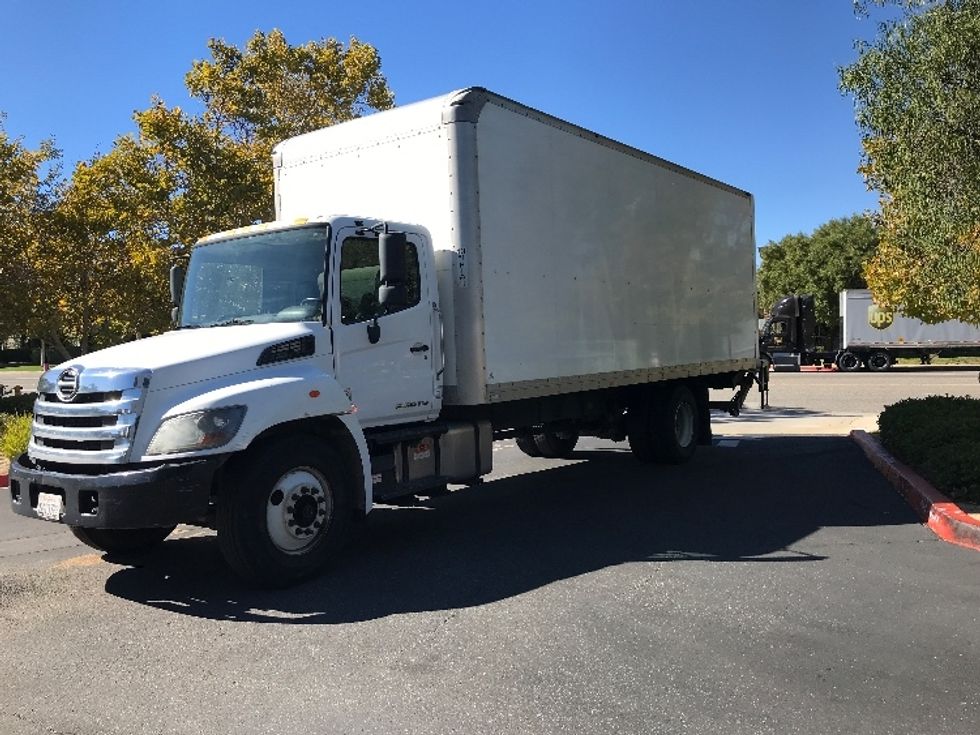 Medium Duty Box Truck-Light and Medium Duty Trucks-Hino-2019-268-Fontana-CA-225,057\n\t\tmiles-$ 44,250 - Image 3