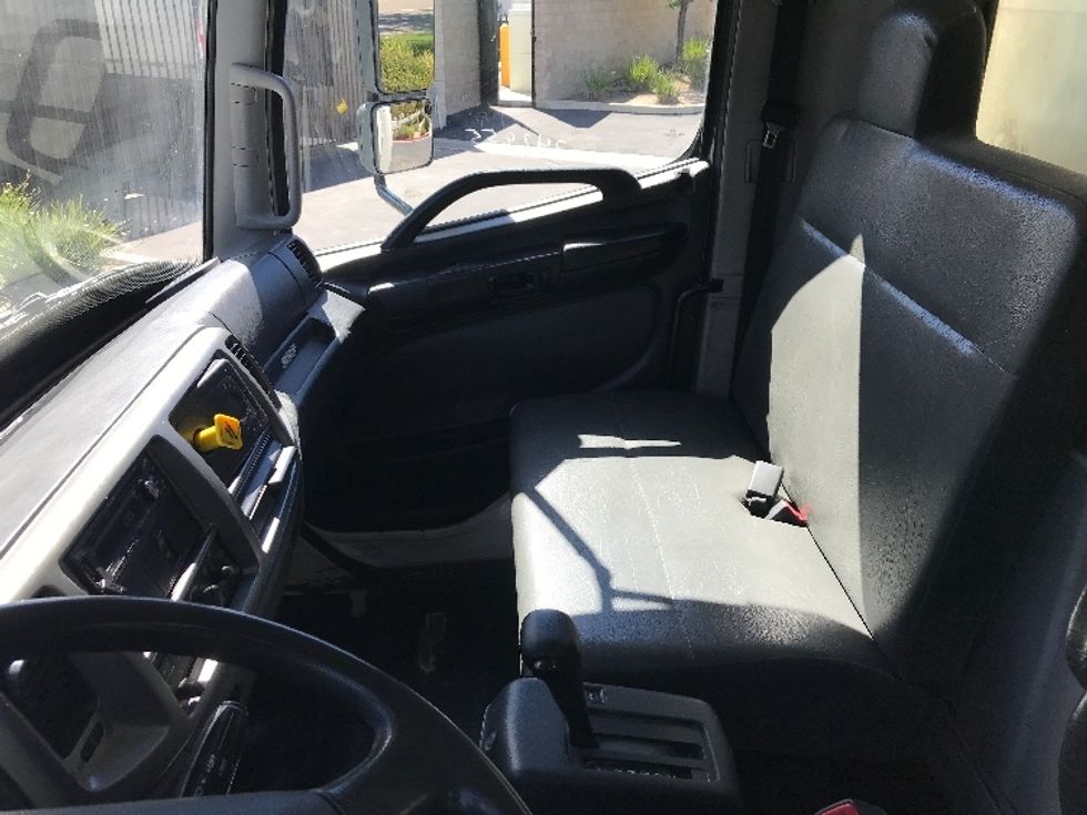 Medium Duty Box Truck-Light and Medium Duty Trucks-Hino-2019-268-Fontana-CA-229,461\n\t\tmiles-$ 43,500 - Image 19