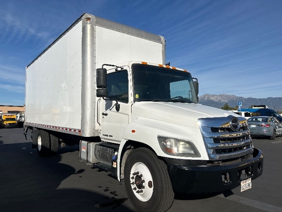 Medium Duty Box Truck-Light and Medium Duty Trucks-Hino-2019-268-Fontana-CA-231,769\n\t\tmiles-$ 43,250 - Image 1
