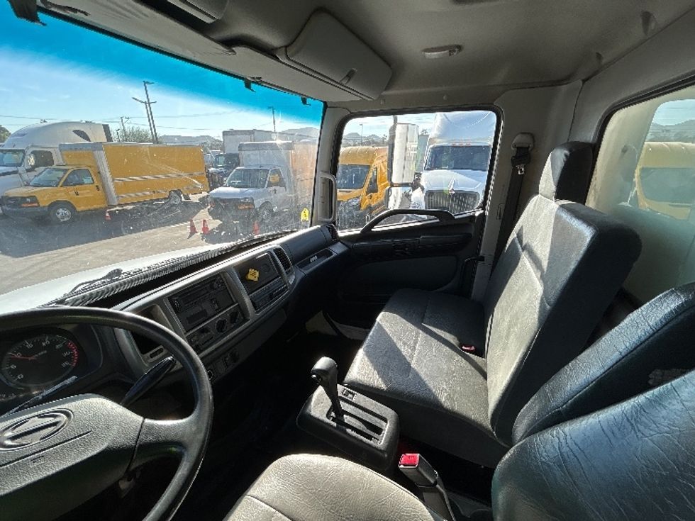 Medium Duty Box Truck-Light and Medium Duty Trucks-Hino-2019-268-Fontana-CA-231,769\n\t\tmiles-$ 43,250 - Image 19