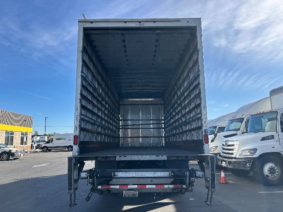 Medium Duty Box Truck-Light and Medium Duty Trucks-Hino-2019-268-Fontana-CA-231,769\n\t\tmiles-$ 43,250 - Image 8