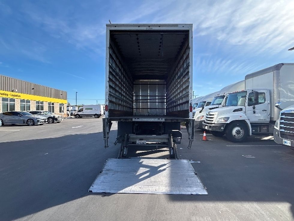 Medium Duty Box Truck-Light and Medium Duty Trucks-Hino-2019-268-Fontana-CA-231,769\n\t\tmiles-$ 43,250 - Image 9