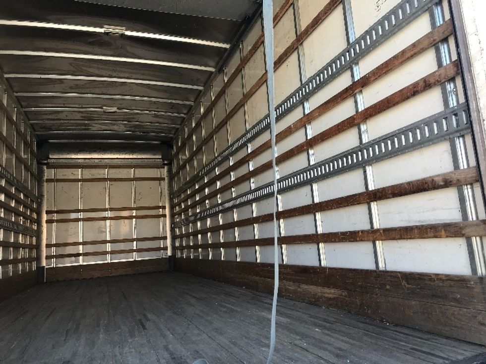 Medium Duty Box Truck-Light and Medium Duty Trucks-Hino-2019-268-Fontana-CA-235,400\n\t\tmiles-$ 42,750 - Image 11