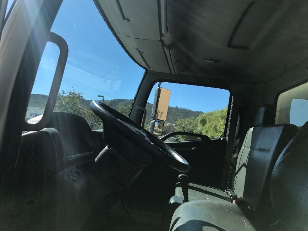 Medium Duty Box Truck-Light and Medium Duty Trucks-Hino-2019-268-Fontana-CA-235,400\n\t\tmiles-$ 42,750 - Image 15