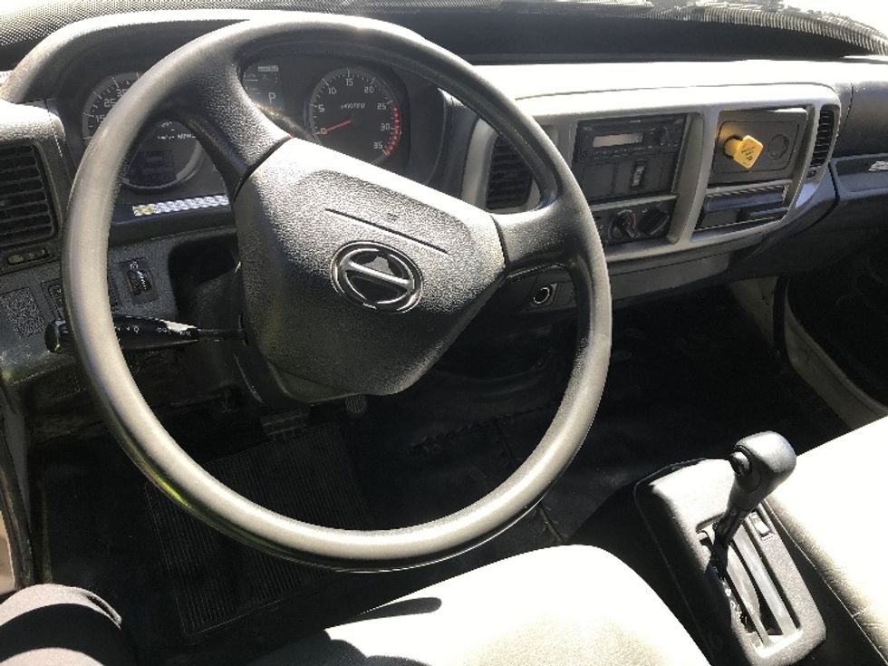 Medium Duty Box Truck-Light and Medium Duty Trucks-Hino-2019-268-Fontana-CA-235,400\n\t\tmiles-$ 42,750 - Image 16