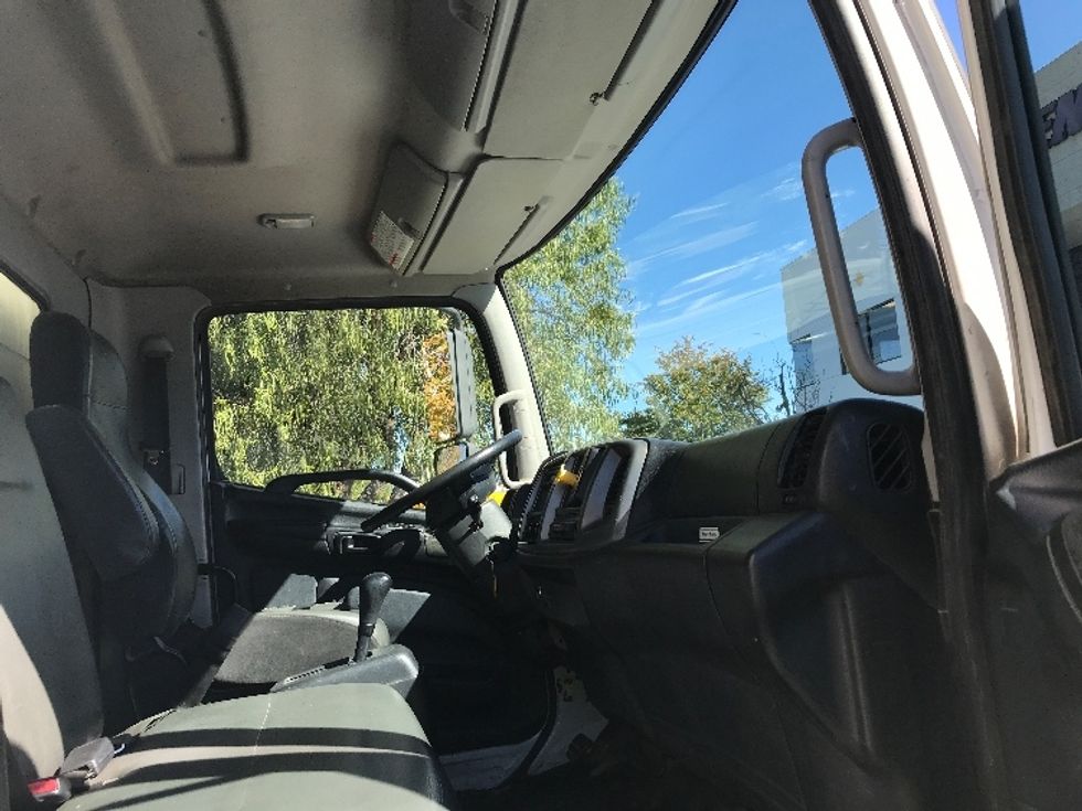 Medium Duty Box Truck-Light and Medium Duty Trucks-Hino-2019-268-Fontana-CA-235,400\n\t\tmiles-$ 42,750 - Image 17