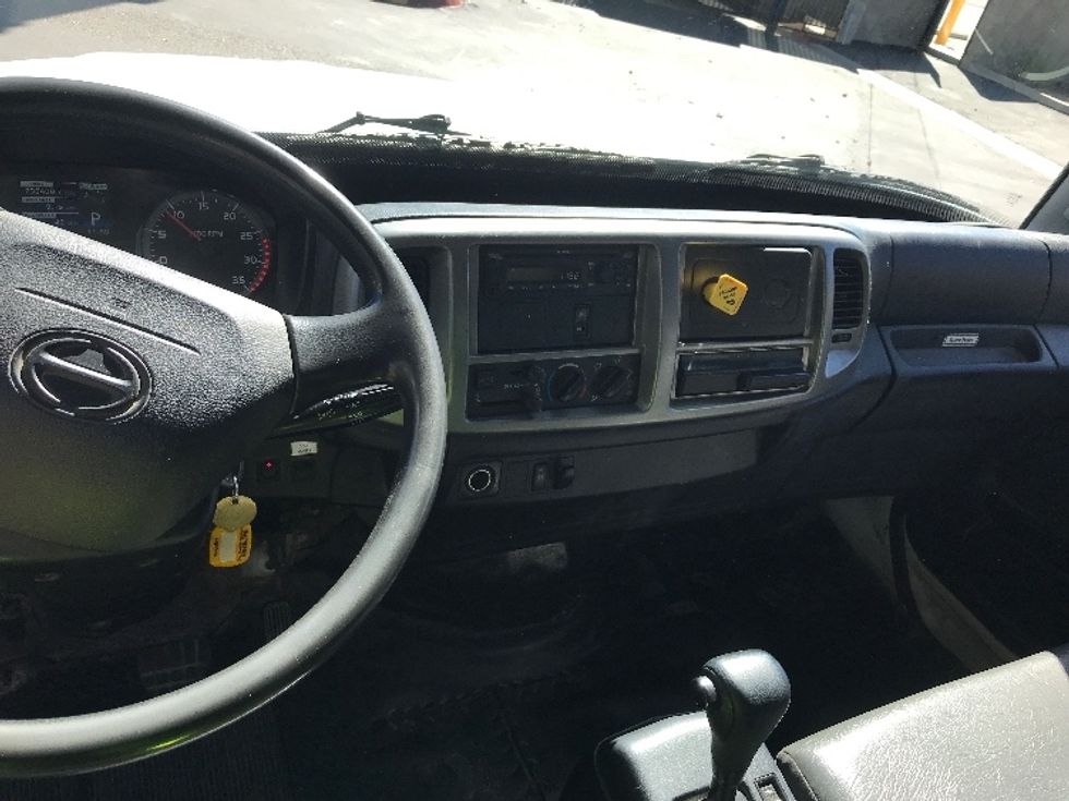 Medium Duty Box Truck-Light and Medium Duty Trucks-Hino-2019-268-Fontana-CA-235,400\n\t\tmiles-$ 42,750 - Image 19