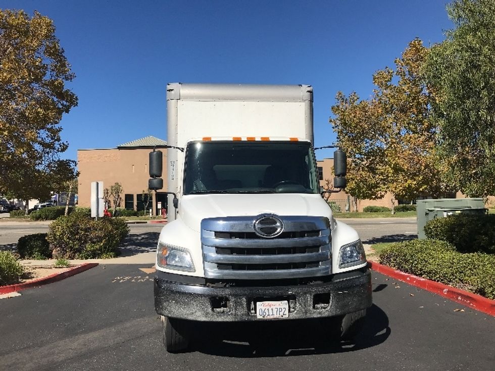 Medium Duty Box Truck-Light and Medium Duty Trucks-Hino-2019-268-Fontana-CA-235,400\n\t\tmiles-$ 42,750 - Image 2