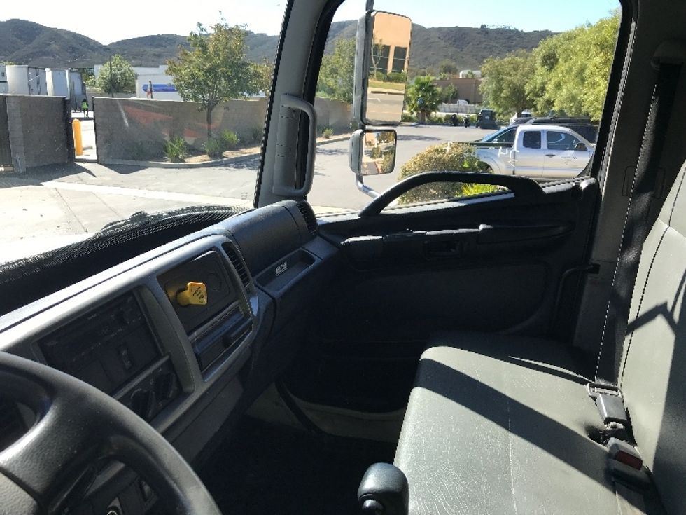 Medium Duty Box Truck-Light and Medium Duty Trucks-Hino-2019-268-Fontana-CA-235,400\n\t\tmiles-$ 42,750 - Image 20