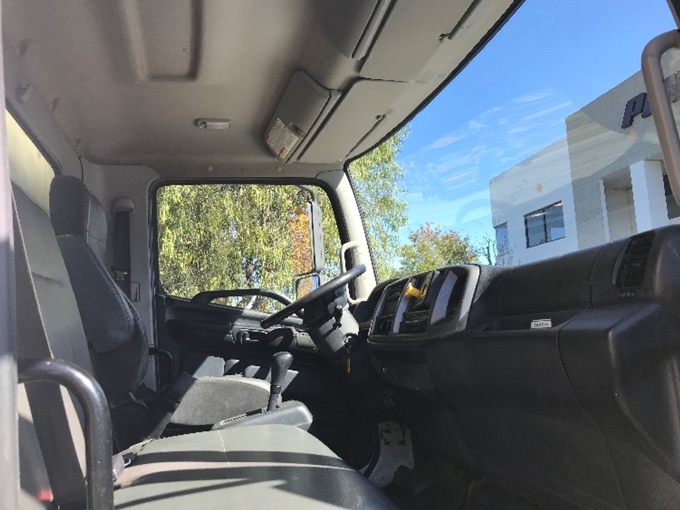 Medium Duty Box Truck-Light and Medium Duty Trucks-Hino-2019-268-Fontana-CA-235,400\n\t\tmiles-$ 42,750 - Image 22