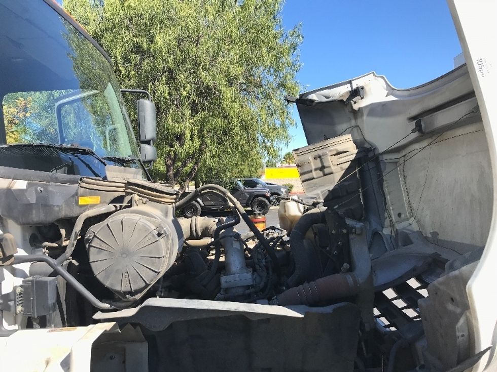 Medium Duty Box Truck-Light and Medium Duty Trucks-Hino-2019-268-Fontana-CA-235,400\n\t\tmiles-$ 42,750 - Image 23