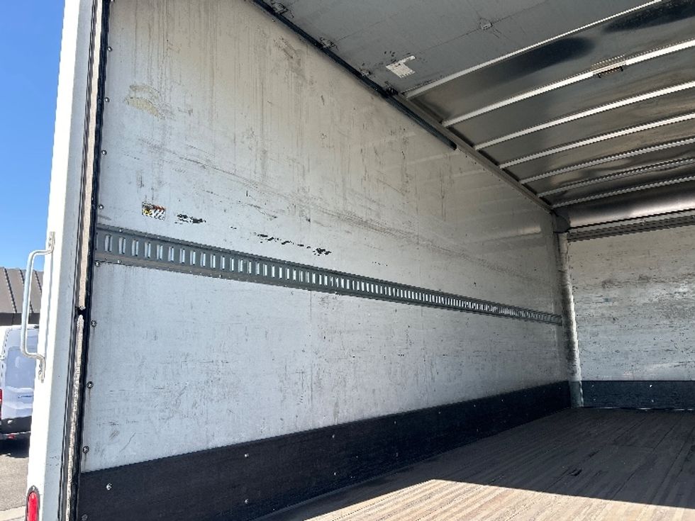 Medium Duty Box Truck-Light and Medium Duty Trucks-Hino-2019-268-Fontana-CA-238,355\n\t\tmiles-$ 36,000 - Image 11