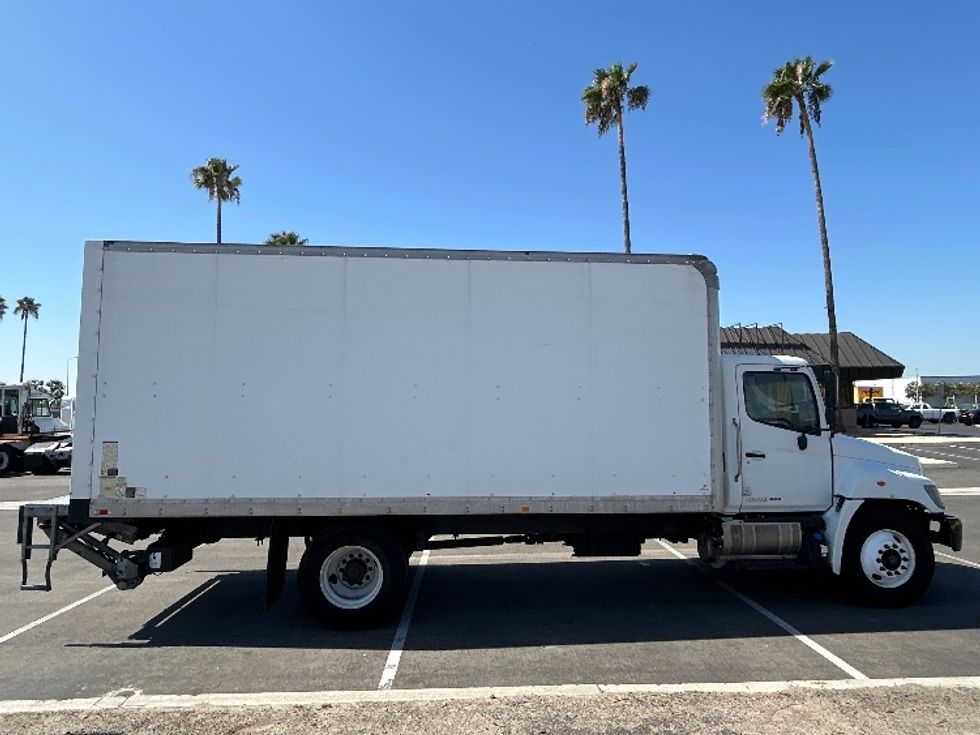 Medium Duty Box Truck-Light and Medium Duty Trucks-Hino-2019-268-Fontana-CA-238,355\n\t\tmiles-$ 36,000 - Image 15