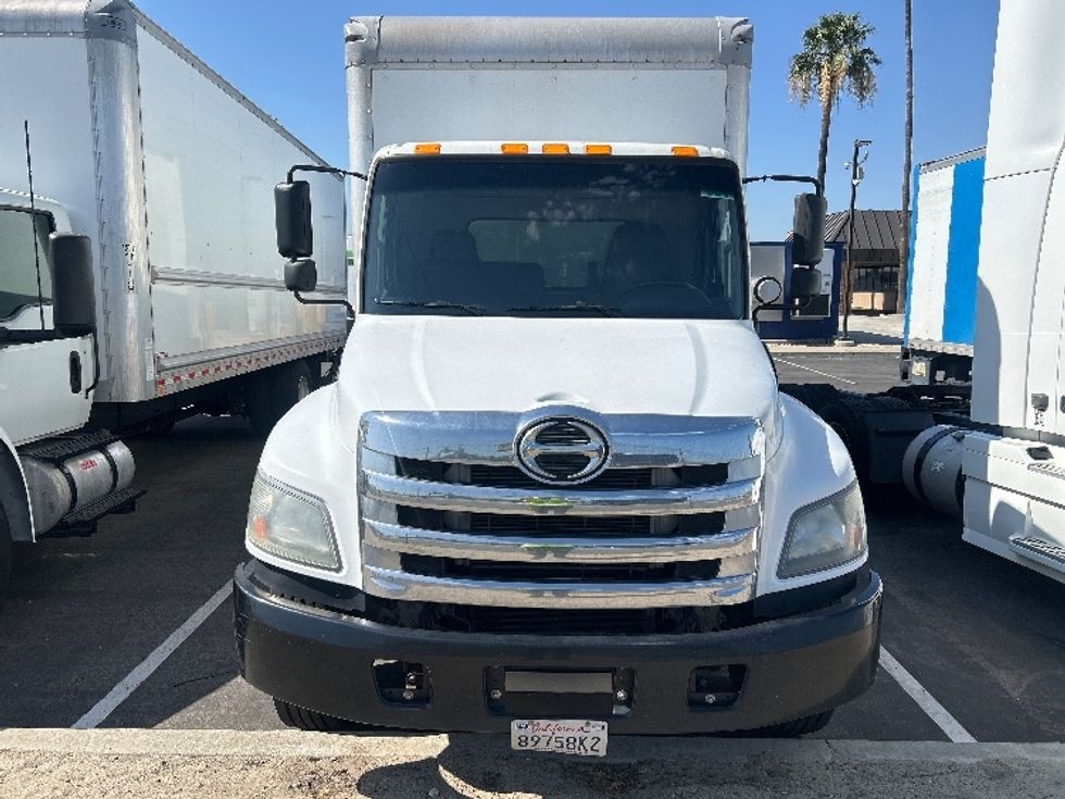 Medium Duty Box Truck-Light and Medium Duty Trucks-Hino-2019-268-Fontana-CA-238,355\n\t\tmiles-$ 36,000 - Image 2