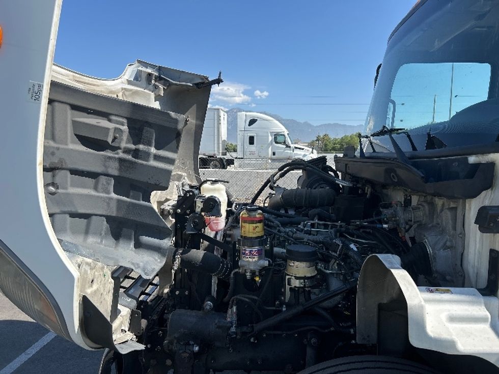 Medium Duty Box Truck-Light and Medium Duty Trucks-Hino-2019-268-Fontana-CA-238,355\n\t\tmiles-$ 36,000 - Image 24