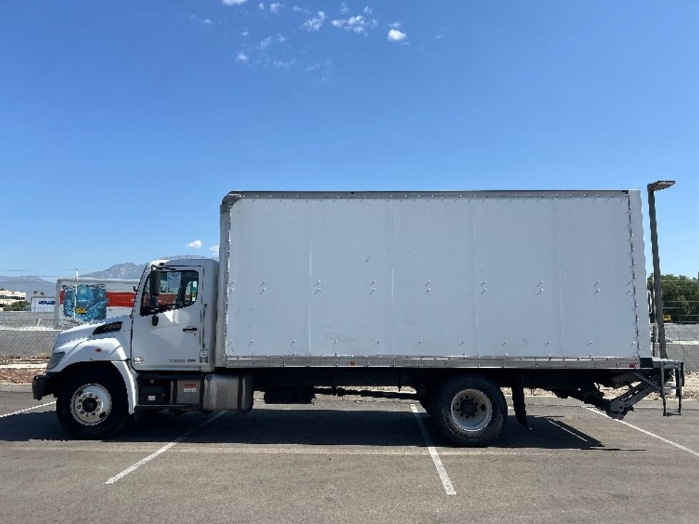 Medium Duty Box Truck-Light and Medium Duty Trucks-Hino-2019-268-Fontana-CA-238,355\n\t\tmiles-$ 36,000 - Image 4