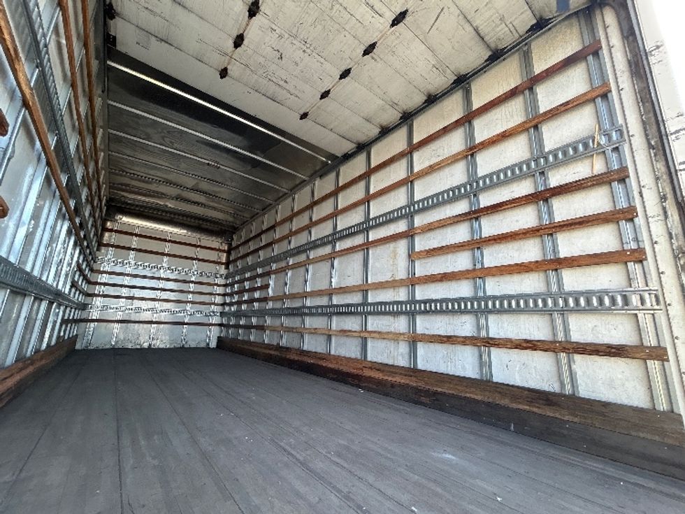 Medium Duty Box Truck-Light and Medium Duty Trucks-Hino-2019-268-Fontana-CA-238,463\n\t\tmiles-$ 41,250 - Image 12