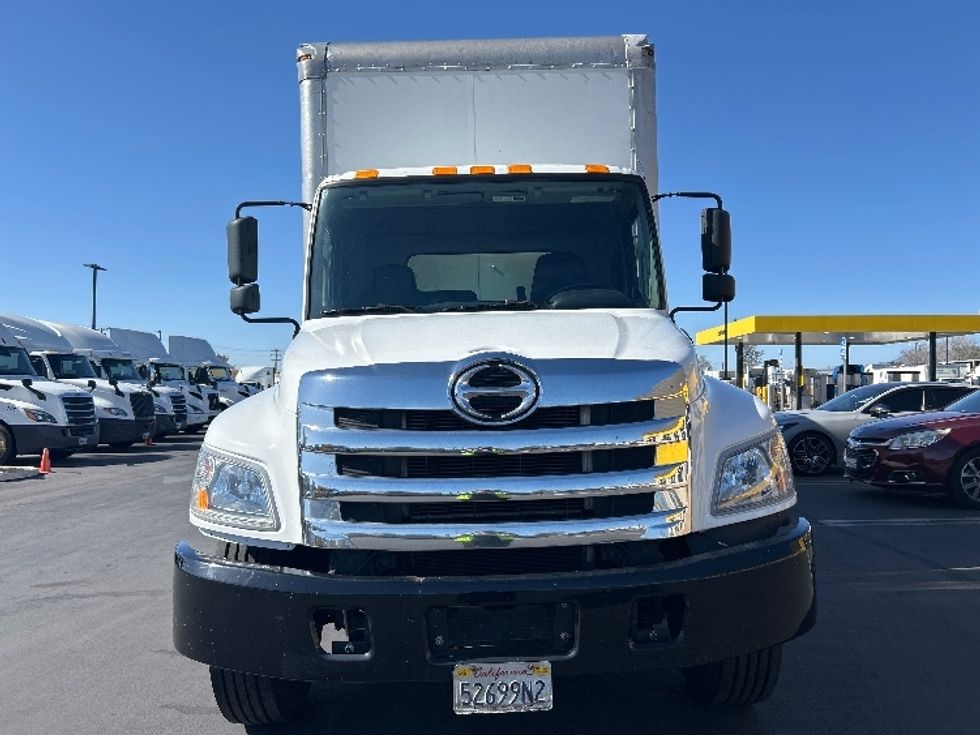 Medium Duty Box Truck-Light and Medium Duty Trucks-Hino-2019-268-Fontana-CA-238,463\n\t\tmiles-$ 41,250 - Image 2