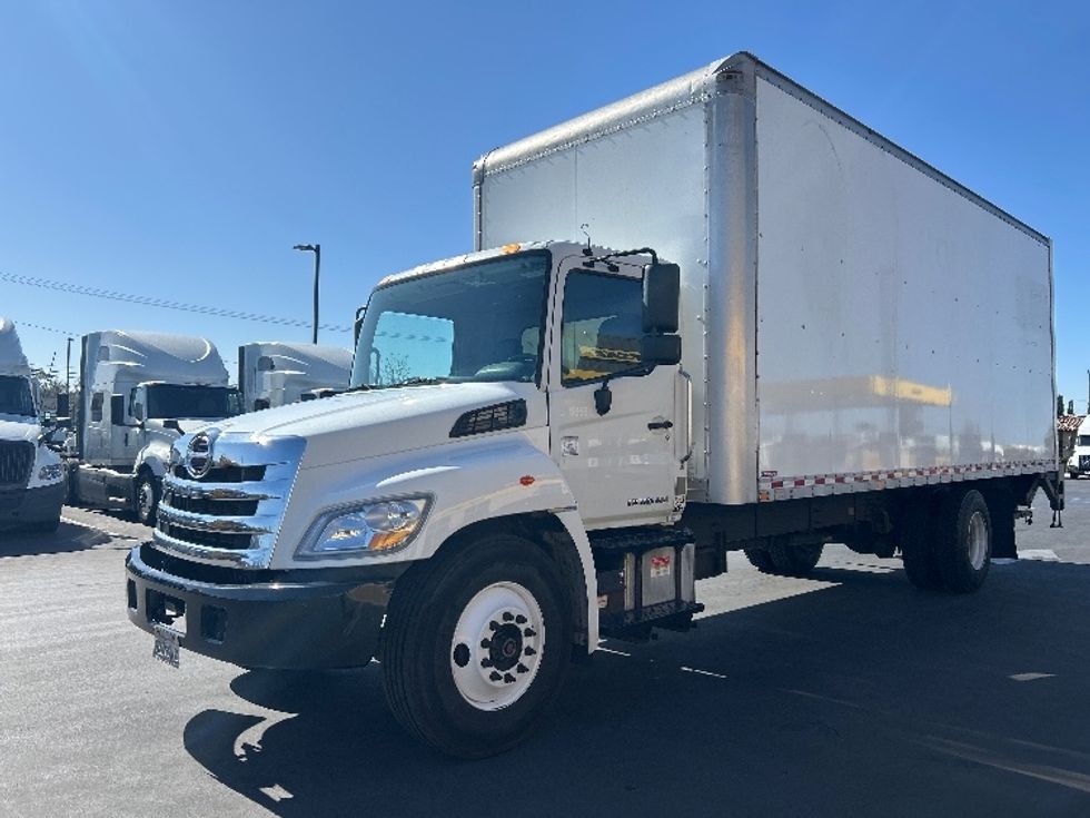 Medium Duty Box Truck-Light and Medium Duty Trucks-Hino-2019-268-Fontana-CA-238,463\n\t\tmiles-$ 41,250 - Image 3