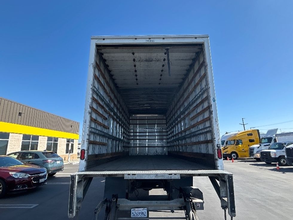 Medium Duty Box Truck-Light and Medium Duty Trucks-Hino-2019-268-Fontana-CA-238,463\n\t\tmiles-$ 41,250 - Image 8