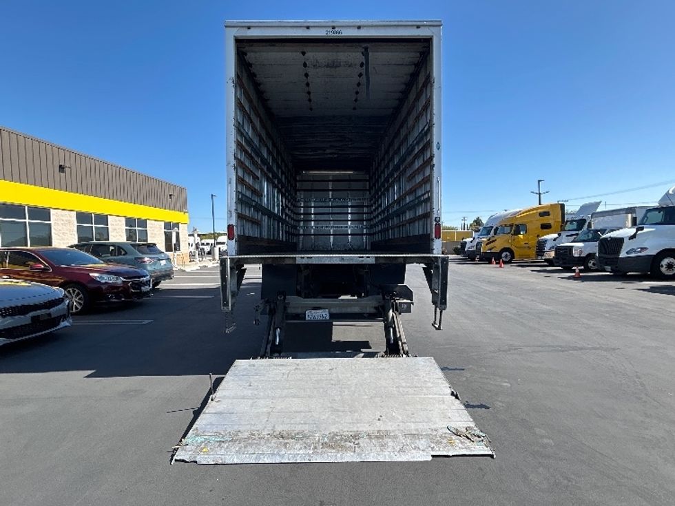 Medium Duty Box Truck-Light and Medium Duty Trucks-Hino-2019-268-Fontana-CA-238,463\n\t\tmiles-$ 41,250 - Image 9