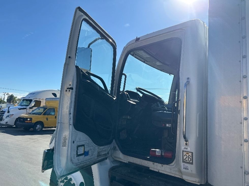 Medium Duty Box Truck-Light and Medium Duty Trucks-Hino-2019-268-Fontana-CA-245,221\n\t\tmiles-$ 41,250 - Image 16
