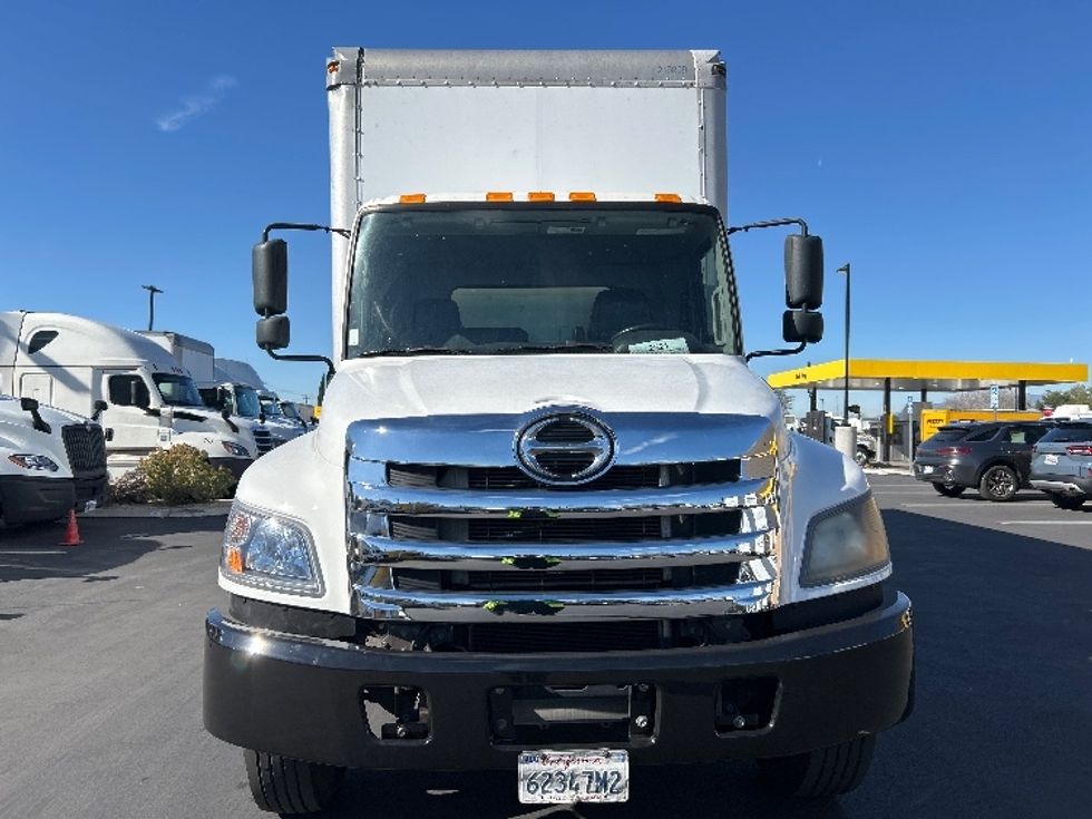 Medium Duty Box Truck-Light and Medium Duty Trucks-Hino-2019-268-Fontana-CA-245,221\n\t\tmiles-$ 41,250 - Image 2