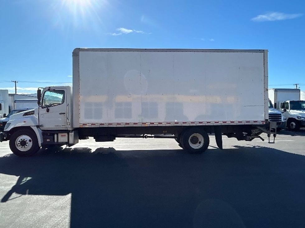 Medium Duty Box Truck-Light and Medium Duty Trucks-Hino-2019-268-Fontana-CA-245,221\n\t\tmiles-$ 41,250 - Image 4