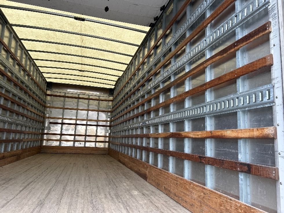 Medium Duty Box Truck-Light and Medium Duty Trucks-Hino-2019-268-Fontana-CA-93,566\n\t\tmiles-$ 62,250 - Image 12