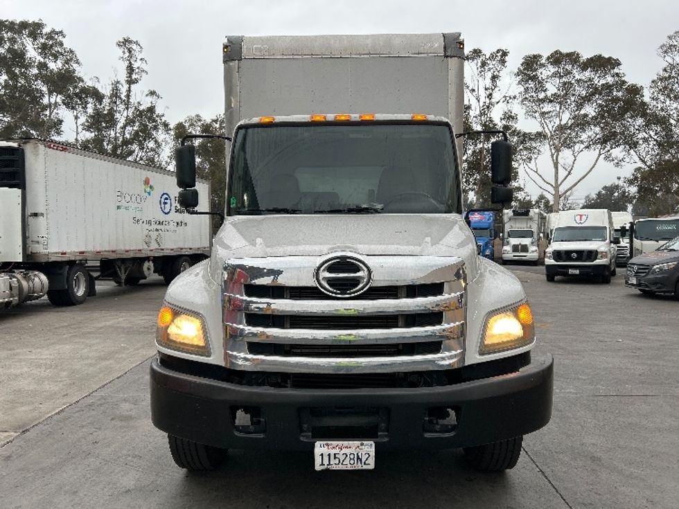 Medium Duty Box Truck-Light and Medium Duty Trucks-Hino-2019-268-Fontana-CA-93,566\n\t\tmiles-$ 62,250 - Image 2