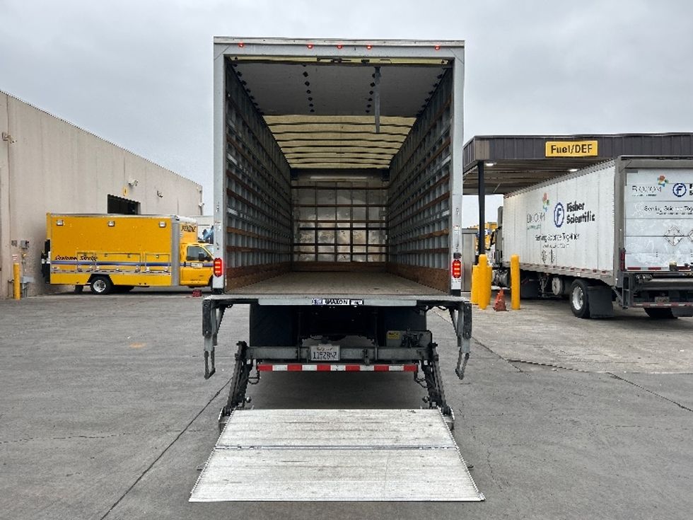 Medium Duty Box Truck-Light and Medium Duty Trucks-Hino-2019-268-Fontana-CA-93,566\n\t\tmiles-$ 62,250 - Image 9