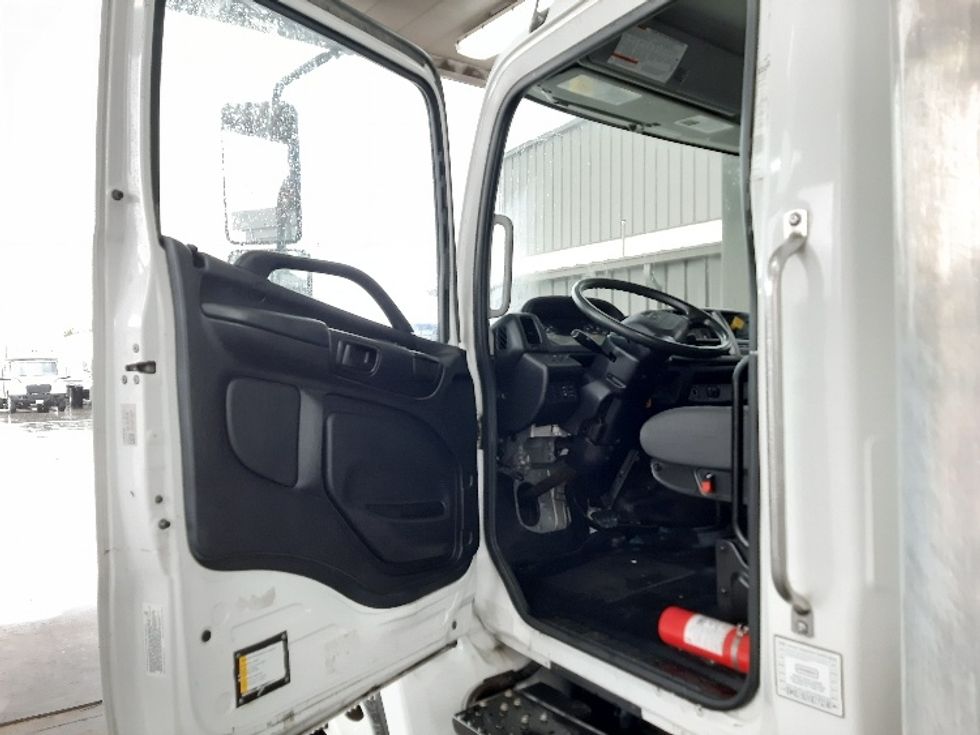 Medium Duty Box Truck-Light and Medium Duty Trucks-Hino-2019-268-Fort Worth-TX-77,836\n\t\tmiles-$ 63,500 - Image 16