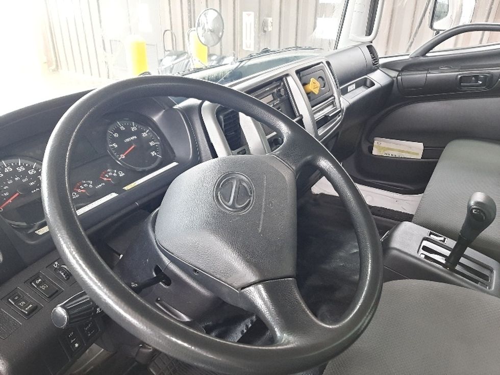 Medium Duty Box Truck-Light and Medium Duty Trucks-Hino-2019-268-Fort Worth-TX-77,836\n\t\tmiles-$ 63,500 - Image 17
