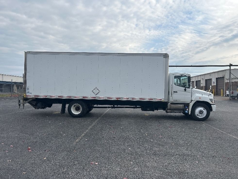 Medium Duty Box Truck-Light and Medium Duty Trucks-Hino-2019-268-Fredonia-NY-107,827\n\t\tmiles-$ 52,000 - Image 15