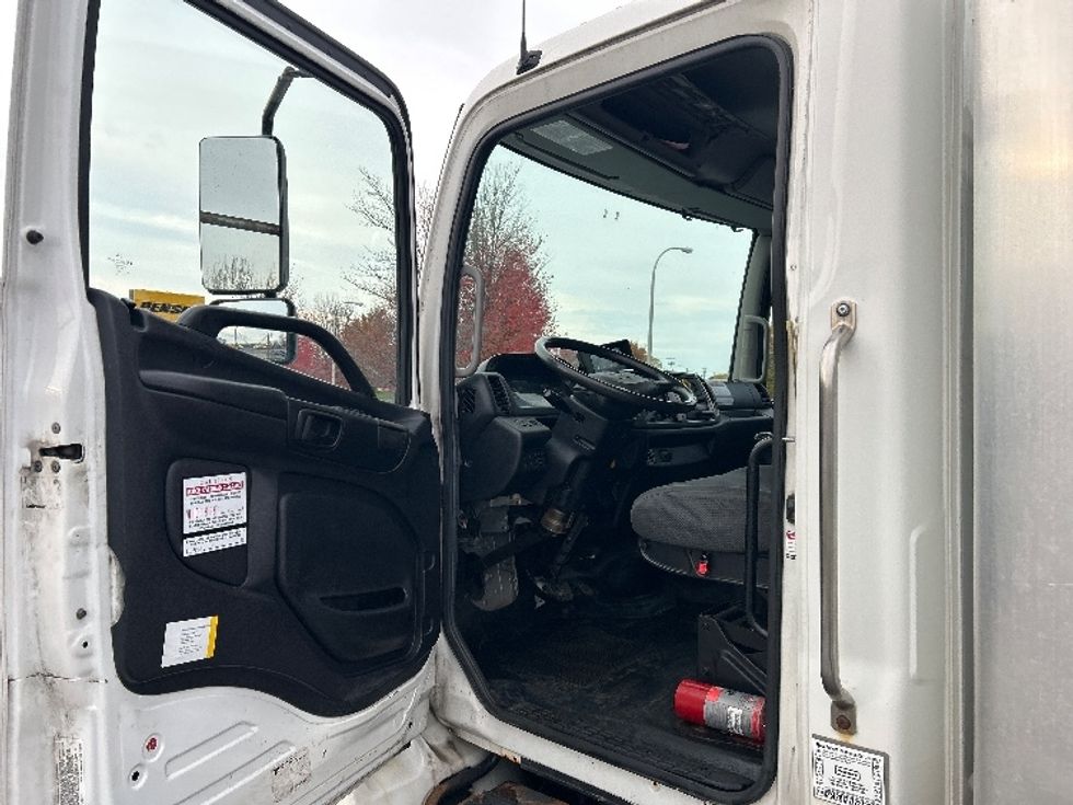 Medium Duty Box Truck-Light and Medium Duty Trucks-Hino-2019-268-Fredonia-NY-107,827\n\t\tmiles-$ 52,000 - Image 16