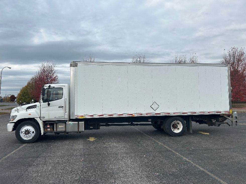 Medium Duty Box Truck-Light and Medium Duty Trucks-Hino-2019-268-Fredonia-NY-107,827\n\t\tmiles-$ 52,000 - Image 4
