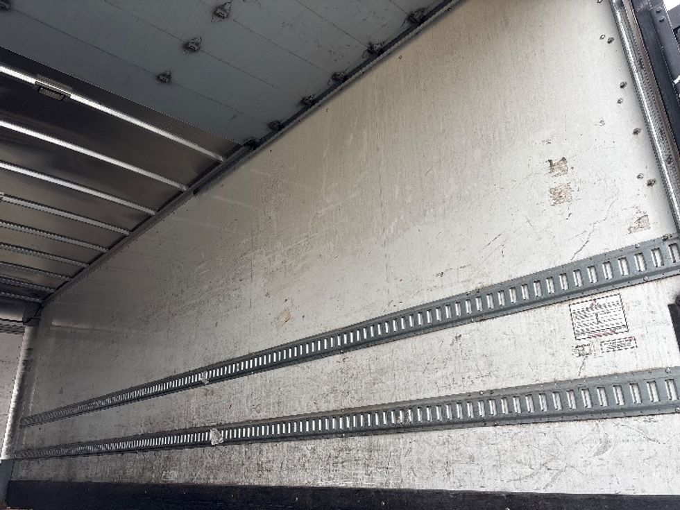 Medium Duty Box Truck-Light and Medium Duty Trucks-Hino-2019-268-Fresno-CA-105,200\n\t\tmiles-$ 61,750 - Image 12